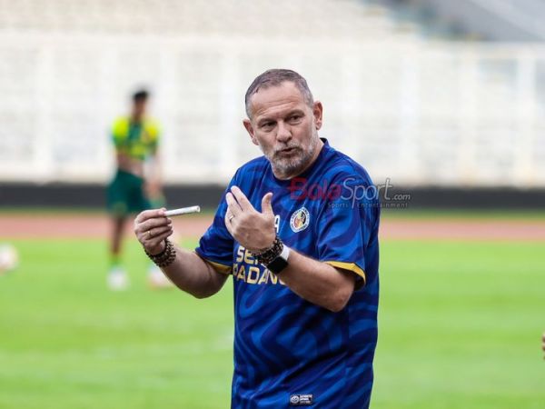 Mantan pelatih Persib, Dejan Antonic, memberikan pujian kepada pemain Argentina, Lionel Messi.