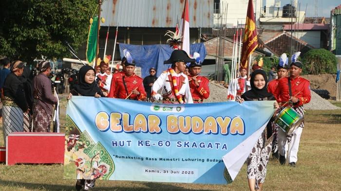 KIRAB - SMK Negeri 3 Yogyakarta (Skagata) merayakan Hari Ulang Tahun ke-60 dengan menggelar Kirab Budaya dan Lomba Bregada serta Gunungan, Kamis (31/7/2025)
