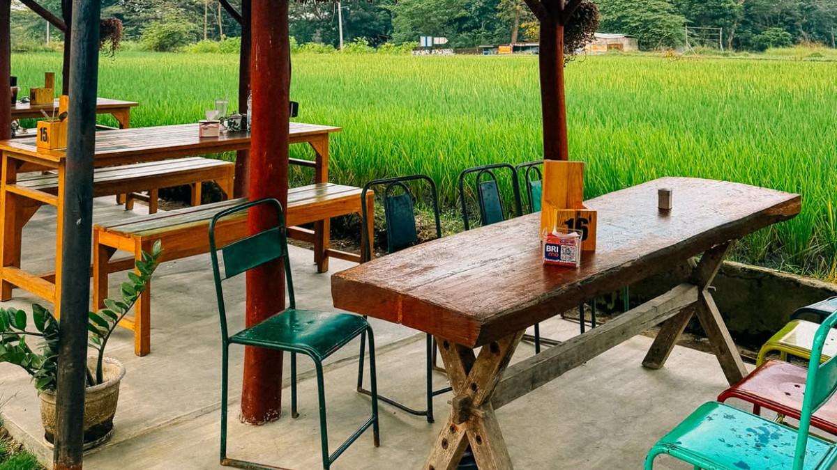 KULINER KLATEN - Bebek Menel di Klaten.