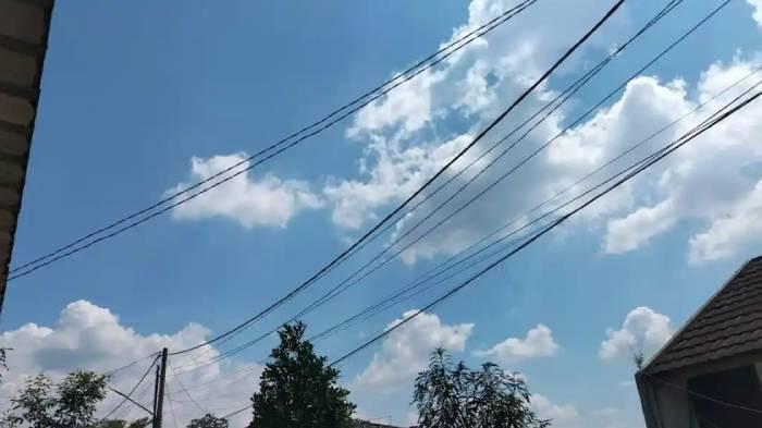 CERAH - Ilustrasi cuaca panas. Menurut prakiraan BMKG Juanda, Prakiraan cuaca Surabaya hari ini, Jumat (19/6/2026), diprediksi cerah sepanjang hari.