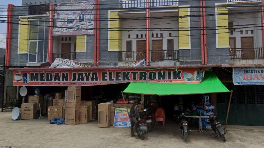 Foto Toko Medan Jaya Elektronik di Sorek Satu, Pangkalan Kuras, Kabupaten Pelalawan, Riau 28383, yang diambil Google Maps pada Maret 2024.