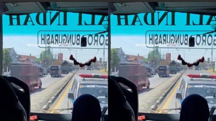 BUS NGEBLONG - Screenshot postingan viral di media sosial, bus jurusan Bungurasih–Bojonegoro ngeblong dari awah berlawanan, dan berhadapan dengan ambulans. Video yang beredar di media sosial itu disertai keterangan, Lokasi: Jl. Raya Pucuk arah Lamongan.