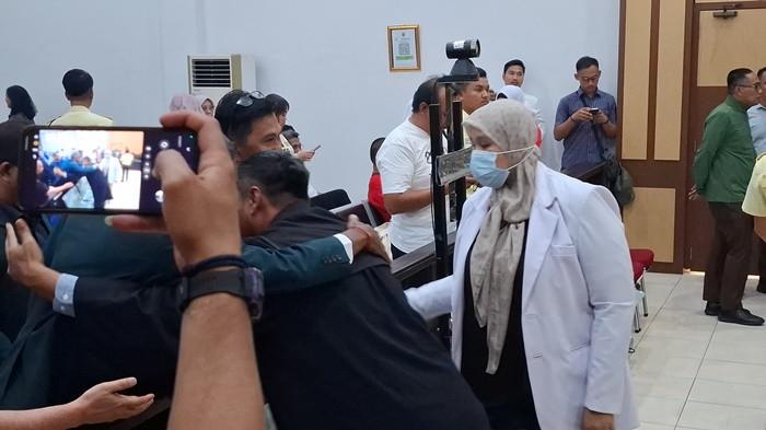 Sidang pembacaan putusan Dokter Ratna di Pengadilan Negeri Pangkalpinang, Senin (20/7/2026).