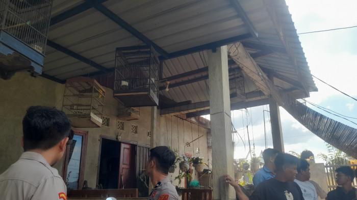 RUMAH DUKA - Suasana di rumah duka di Desa Botteng, Kecamatan Simboro, Kabupaten Mamuju, Sulawesi Barat, Senin (20/7/2026).