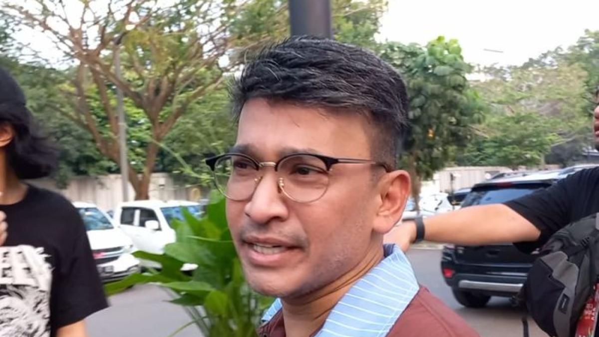 KABAR ARTIS - Sarwendah rupanya minta nafkah anak kepada Ruben Onsu dengan sistem reimburse. | Ruben Onsu di kawasan Jakarta Selatan pada Sabtu (4/7/2026).
