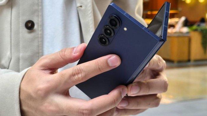 SAMSUNG - Desain Samsung Galaxy Z Fold7 yang diunduh di laman samsung.com pada Senin (14/7/2025).