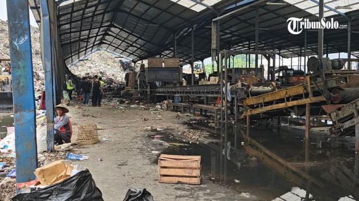 SENYAP - Suasana di sekitar sebuah mesin penggiling di TPA Putri Cempo Solo, Senin (2/3/2026) lalu. Tim Ahli Pengolahan Sampah menjadi Energi Listrik (PSEL) Putri Cempo, Prof. Prabang Setyono, menyoroti penerapan standar operasional prosedur (SOP) di PT Solo Citra Metro Plasma Power (SCMPP) setelah dua kecelakaan kerja merenggut nyawa pekerja.