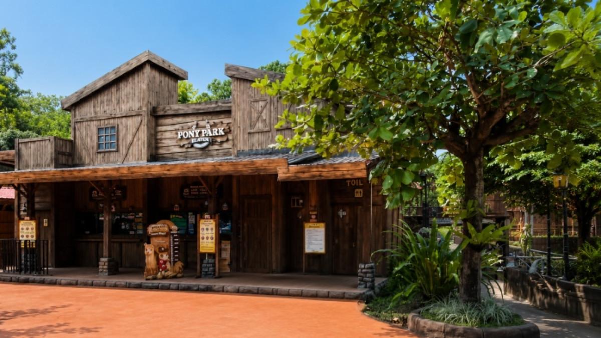 Cek harga tiket, wahana, dan pakan satwa di Pony Park Klaten sebelum liburan agar bisa menyiapkan budget dengan lebih mudah.