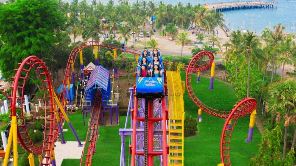 Cari tempat liburan seru di Jakarta? Dufan Ancol punya puluhan wahana menarik yang cocok untuk keluarga, pasangan, maupun teman.