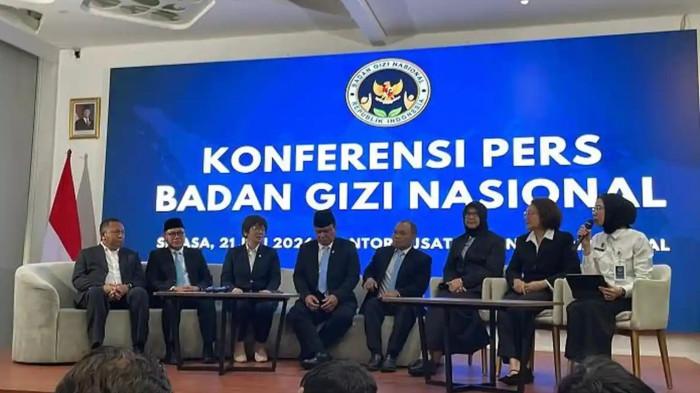 MBG - Badan Gizi Nasional (BGN) menggelar konferensi pers di Kantor BGN, Jakarta Pusat, Selasa (21/7/2026). Wakil Kepala BGN, Agustina Arumsari mengatakan BGN akan mengkaji ulang semua data dan tata kelola program BGN termasuk penerima manfaat MBG.