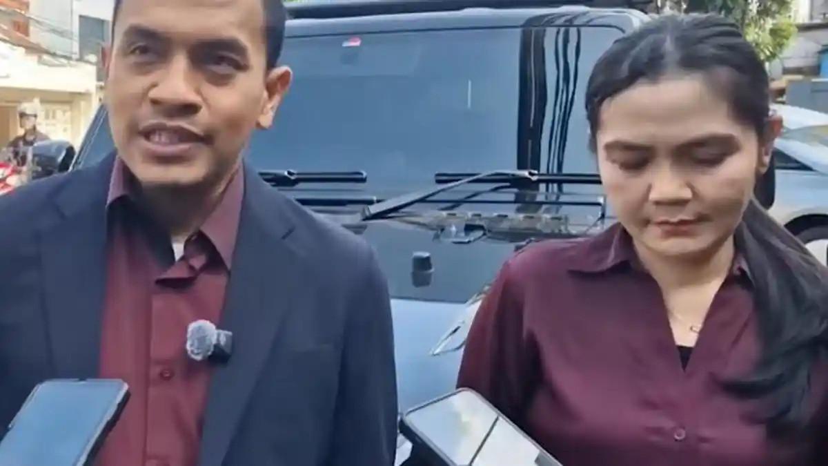 NOEL TITIP PESAN - Mantan Wakil Menteri Ketenagakerjaan (Wamenaker) Immanuel Ebenezer atau Noel menyampaikan pesan politik kepada Presiden Prabowo Subianto melalui sang istri, Silviana Immanuel, saat menghadiri proses pengembalian barang bukti berupa mobil milik keluarga yang sebelumnya disita Komisi Pemberantasan Korupsi (KPK), Senin (20/7/2026).