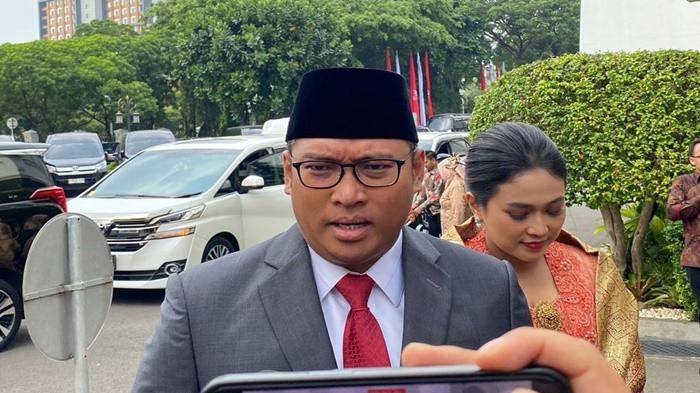 KLARIFIKASI BANTUAN BERAS- Sudaryono, saat dilantik menjadi Wakil Menteri Pertanian (Wamentan) oleh Presiden Jokowi tiba di Istana Kepresidenan Jakarta pada Kamis (18/7/2024). Sosok Wakil Menteri Pertanian, Sudaryono jadi sorotan setelah klarifikasi terkait harga bantuan beras untuk korban banjir Sumatera, sebut salah tulis
