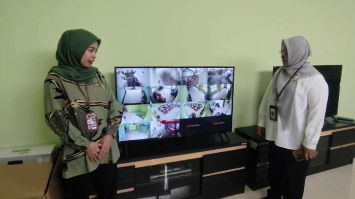DIAWASI - Pelaksanaan SKD seleksi PPPK untuk formasi kepala sekolah dan guru serta tenaga kependidikan dipantau langsung di CCTV.