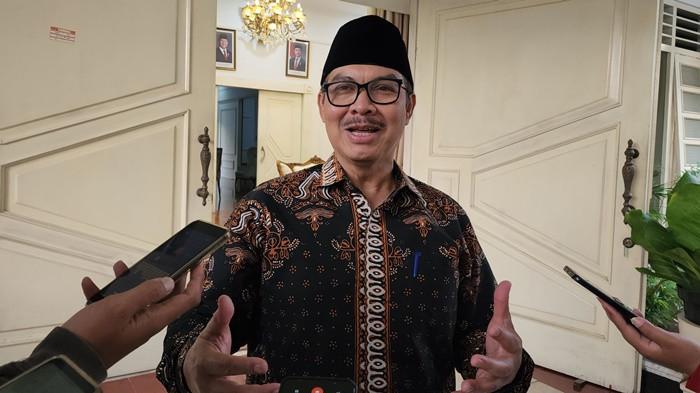 MINIM PEMINAT - Wali Kota Yogyakarta, Hasto Wardoyo. Sejumlah SD Negeri di Yogyakarta terbilang minim peminat dan terancam kekurangan siswa, dan masih ada sekitar 1000 kursi kosong.