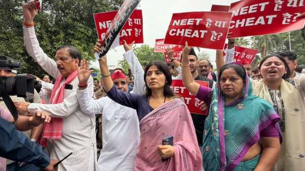 Dimple Yadav Protest