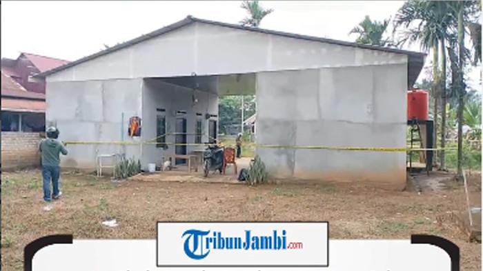 GARIS POLISI - Indekos empat pintu milik Brigadir Eko Winarno Saputra dipasang garis polisi, Selasa (21/7/2026). Anggota Polres Tanjung Jabung Timur itu dilaporkan meninggal pada Sabtu (18/7/2026) lalu.