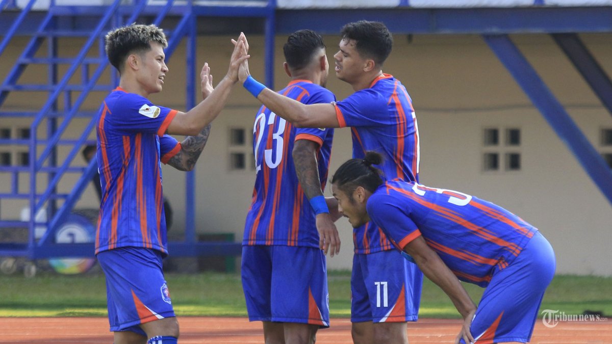 PIALA PRESIDEN - Pemain Port FC, Matheus Santos merayakan gol bersama rekan-rekannya saat laga menghadapi Dewa United pada laga Piala Presiden 2025 di Stadion Si Jalak Harupat, Soreang, Kabupaten Bandung, Jawa Barat, Kamis (10/7/2025). Pertandingan berakhir untuk kemenangan Port FC dengan skor 2-1. Kemenangan ini mengantarkan tim asal Thailand tersebut melaju ke final. (TRIBUN JABAR/GANI KURNIAWAN)