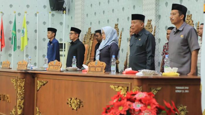 Bupati Boltara Sirajudin Lasena, bersama Wakil Bupati Mohammad Aditya Pontoh menghadiri Rapat