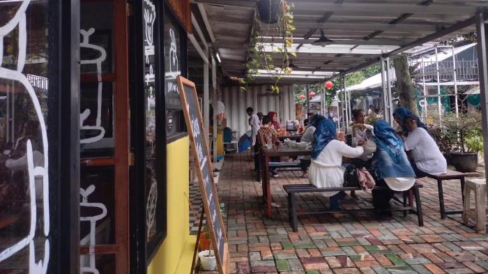 USAHA LOKAL - Suasana Mantapz Bakso Malang di Gudskul Ekosistem, Jagakarsa, Jakarta Selatan, Selasa (21/7/2026).