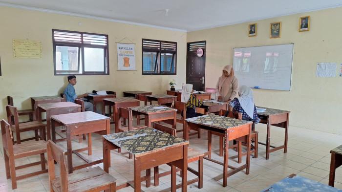 SEKOLAH SWASTA -- Siswa kelas X SMA Bakti Sungailiat saat mengikuti pembelajaran, Rabu (22/7/2026).