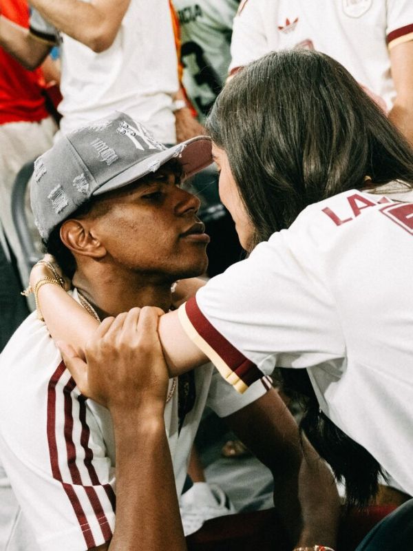 Lamine Yamal and Ines Garcia embraced after a Worlđ Cup game of Spain. Photo by Instagram/@ineesgaarcia