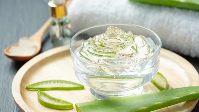 Apakah Lidah Buaya Bisa Menghilangkan Jerawat? Gel Lidah Buaya Kaya Akan Vitamin, Mineral, dan Antioksidan. (Image by jcomp/Freepik)