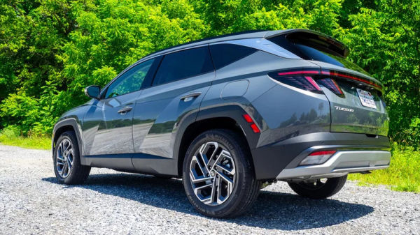 2026 Hyundai Tucson Hybrid left rear three-quarter profile