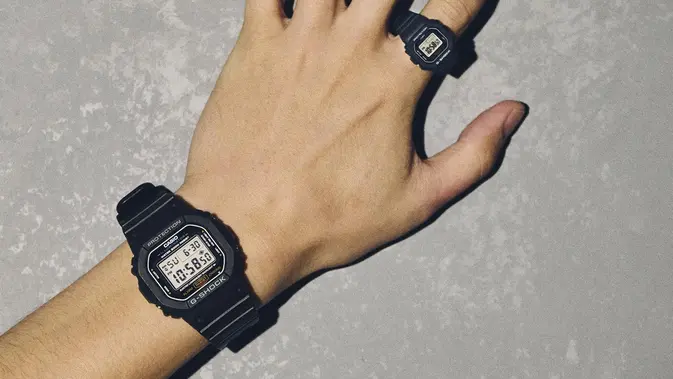 Casio Rilis Jam Tangan Baru Sekecil Cincin, G-SHOCK DWN-5600 Tetap Tahan Guncangan & Air 200 Meter. [dok/casio].