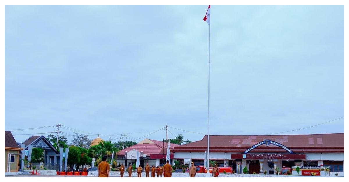 PRAKIRAAN CUACA - Pemerintah Kota Sorong melaksanakan apel pagi di Lapangan Apel Kantor Wali Kota Sorong, Senin (15/6/2026). BMKG memprakirakan, semua distrik di Kota Sorong, Provinsi Papua Barat Daya, bakal berawan seharian pada Sabtu (11/7/2026), besok.