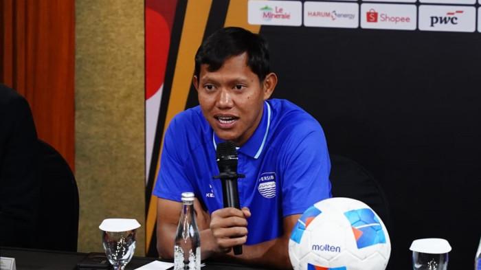 WAWANCARA - Adam Alis dalam Konferensi Pers Tim Persib Bandung (24/7/2026), menjelang pertandingan Piala Presiden yang akan digelar di Stadion Sijalak Harupat pada Sabtu (25/7/2026).