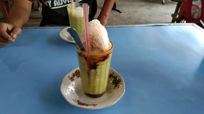 pokat kocok di Medan terletak di simpang Glugur Kota, Jalan KL Yos Sudarso No.21 K,  Kota Medan