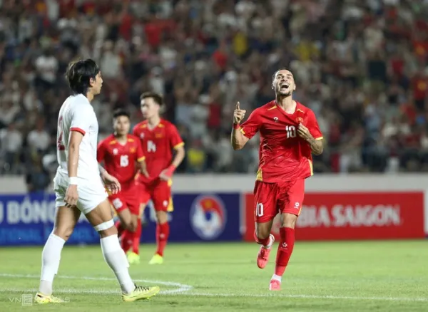 Do Hoang Hen celebrates the first goal for the Vietnamese team in the friendly match against Myanmar 4-0 at Thai Nguyen Stadium on July 18, 2026. Photo: Hieu Luong