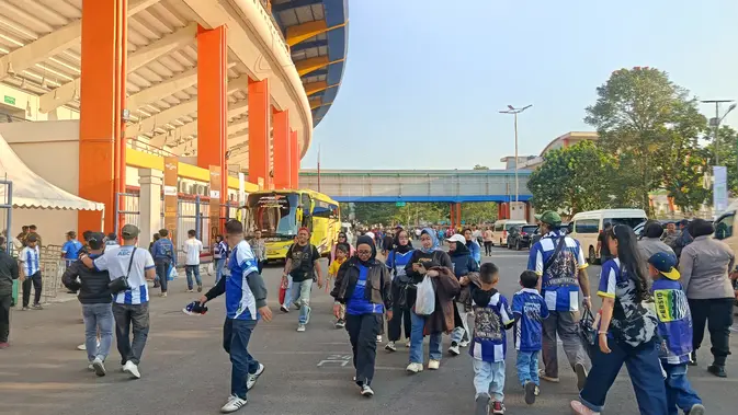 Persib vs Arema FC, Bobotoh Mulai Padati Stadion Si Jalak Harupat