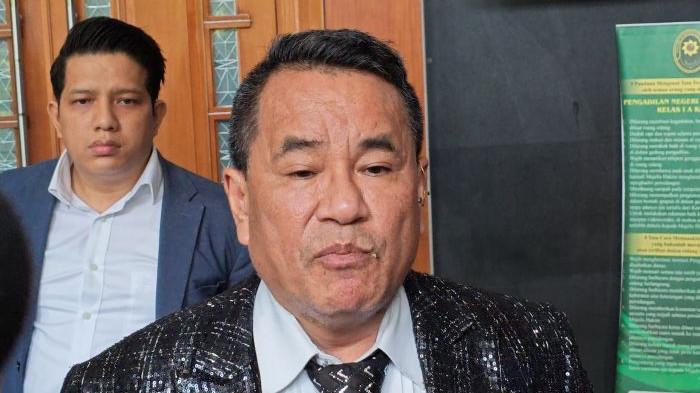 KASUS PENGGELAPAN - Pengacara Hotman Paris, saat ditemui di Pengadilan Negeri Jakarta Pusat, pada Selasa (23/9/2025). 