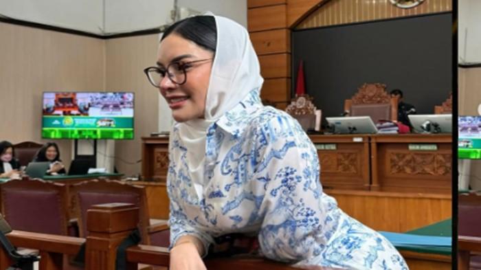 NIKITA DI PENJARA -- Meskipun berada dalam penjara, melalui tim yang mengelola laman Instagramnya, Nikita Mirzani memposting sebuah foto dengan narasi yang menyentuh.