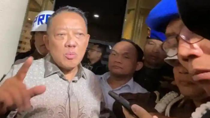 DITAHAN - Mantan Jaksa Agung Muda Pidana Khusus (Jampidsus) Febrie Adriansyah ditahan tim khusus Kejaksaan Agung (Kejagung) di Rutan KPK Jumat (24/7/202) malam. 