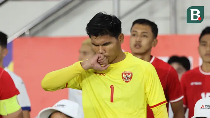 Timnas Indonesia Vs Filipina Piala AFF 2024 Kiper Timnas Indonesia, Cahya Supriadi bersiap saat melawan Filipina pada laga Grup B Piala AFF 2024 yang berlangsung di Stadion Manahan, Solo, Jawa Tengah, Sabtu (21/12/2024). (Bola.com/Abdul Aziz)