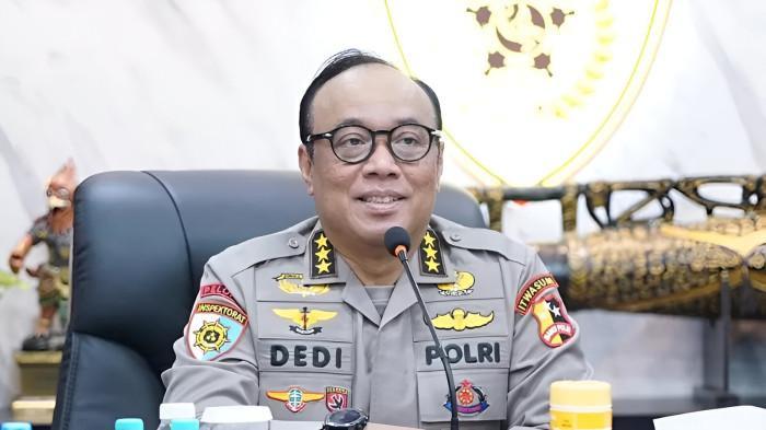 Komjen Pol Dedi Prasetyo resmi dilantik sebagai Wakapolri menggantikan Komjen Ahmad Dofiri.