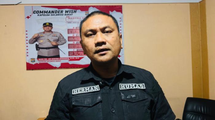 OKNUM ASN - Kasi Humas Polresta Mamuju, Iptu Herman Basir, saat ditemui di Mapolresta Mamuju, Kamis (2/4/2026).