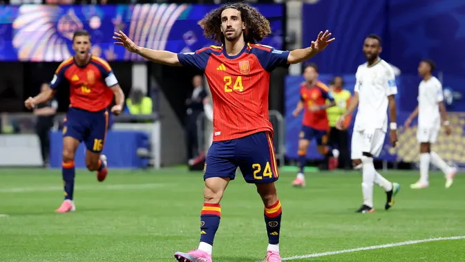 Marc Cucurella Marc Cucurella dari Spanyol merayakan bersama rekan-rekan setimnya setelah gol keempat timnya, yang tercipta melalui gol bunuh diri Hassan Al-Tambakti (#5) dari Arab Saudi, dalam pertandingan Grup H Piala Dunia FIFA 2026 antara Spanyol melawan Arab Saudi di Stadion Atlanta, pada 21 Juni 2026 di Atlanta, Georgia. (Foto: Mattia Ozbot/Getty Images/AFP)