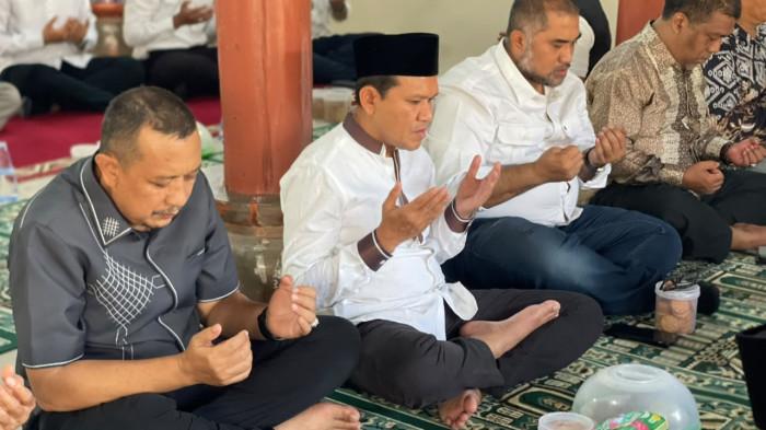 SAMBANGI RUMAH ALMARHUMAH PEMRED SERAMBI INDONESIA