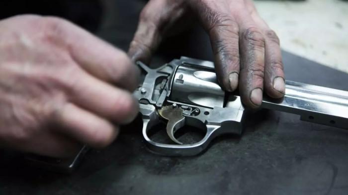 DITANGKAP-Polisi menyelidiki kasus penembakan terhadap seorang pria di Lubuklinggau yang diduga dilakukan oknum pegawai Lapas Kelas IIA Lubuklinggau.