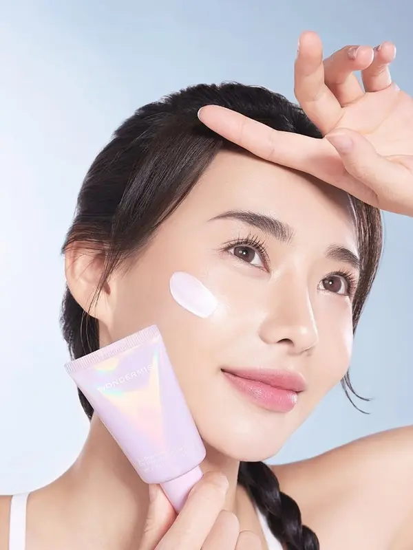 Sunforgettable Airy UV Defender Sunscreen SPF 50 PA++++. ©WONDERMIS