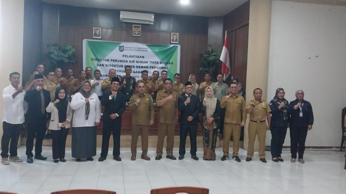 Bupati Bolaang Mongondow (Bolmong), Yusra Alhabsyi melantik dua direktur