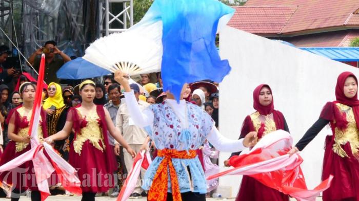 BANGUN PUSAT KEBUDAYAAN - Penampilan aktivitas seni dan budaya lokal di Malinau, Kalimantan Utara. Pemkab Malinau berencana membangun Pusat Kebudayaan untuk wadah ekspresi seniman lokal, lahan seluass 3,8 hektare di Desa Kuala Lapang disiapkan, Senin (27/7/2026).