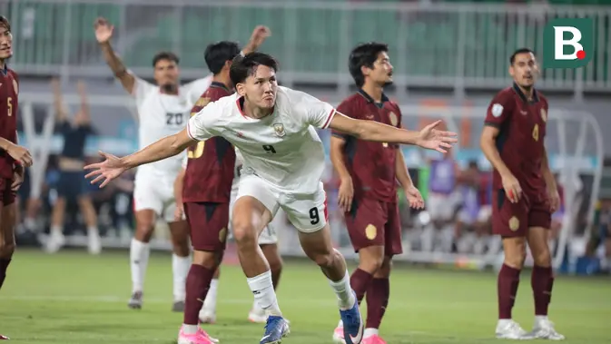 Striker debutan Timnas Indonesia, Mitchell Baker, langsung tampil cemerlang dalam laga pertamanya bersama Tim Garuda. Dua gol dicetak ke gawang Kamboja hanya dalam 15 menit pertama penampilannya di Piala AFF 2026, Senin (27/7/2026). (Kapanlagi.com/Budy Santoso)