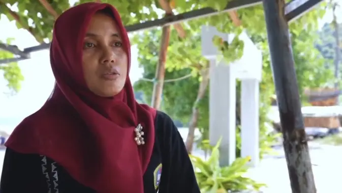 Tri Septiana, rutin mengajar anak-anak di Pulau Tegal. (Liputan6.com/Istimewa).