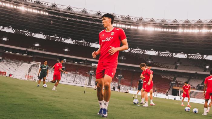 MITCHELL BAKER - Penyerang jangkung Timnas Indonesia, Mitchell Baker telah menjalani Sumpah Warga Neraga Indonesia (WNI) pada Senin (13/7/2026) siap tampil untuk Piala AFF 2026 mendatang.