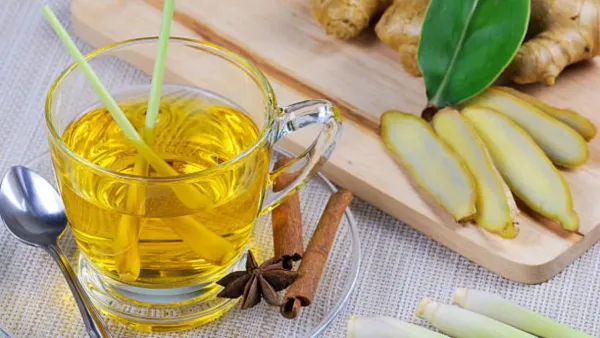 An element called curcumin is found in turmeric, which helps in increasing immunity. Drinking turmeric tea with lemongrass can provide relief from fever and body ache. (Image source | iStock)