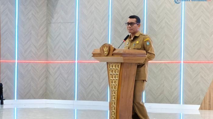 HAN SEKADAU 2026 - Kepala Dinas Sosial, Pemberdayaan Perempuan dan Perlindungan Anak (Dinsos PPPA) Kabupaten Sekadau, Martinus Ridi memberikan arahan di acara Puncak Hari Anak Nasional (HAN) Kabupaten Sekadau Tahun 2026 di Aula Institut Teknologi Keling Kumang (ITKK), pada Senin 27 Juli 2026. Martinus mengatakan upaya meningkatkan predikat KLA membutuhkan keterlibatan berbagai pihak
